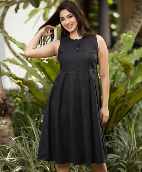 Sleeveless Loose Fitted Linen Pleated Dress